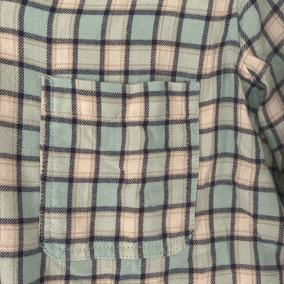 Hollister Cozy Flannel (Blue and White Plaid)
Size: Small
EUC - Picture 4 of 6